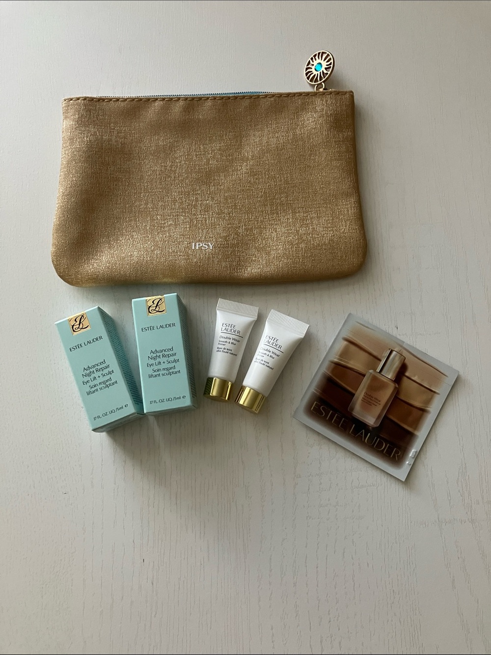 Estée Lauder 5 Piece Set + Ipsy Cosmetic Bag (NWT)